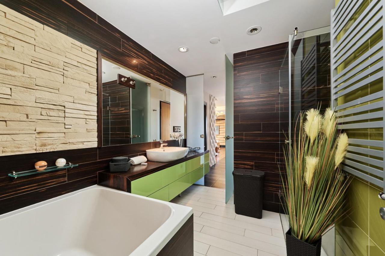 Luxurious Walonska With Underground Garage By Renters Apartment