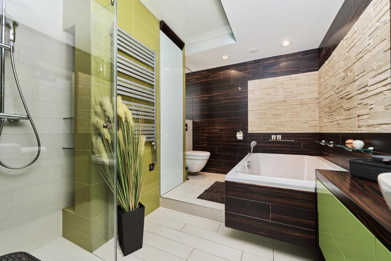 Luxurious Walonska With Underground Garage By Renters Apartment Wroclaw