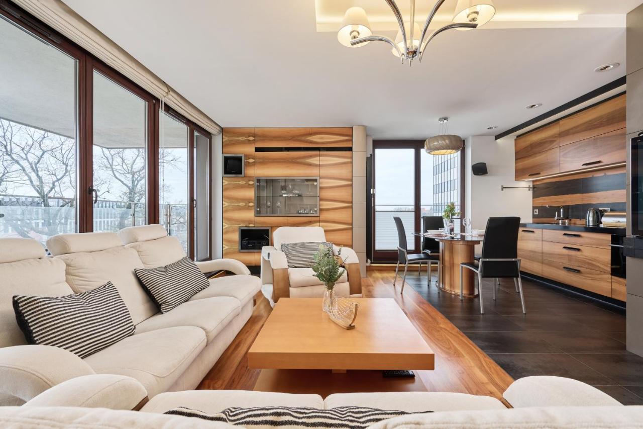 Luxurious Walonska With Underground Garage By Renters * Wroclaw