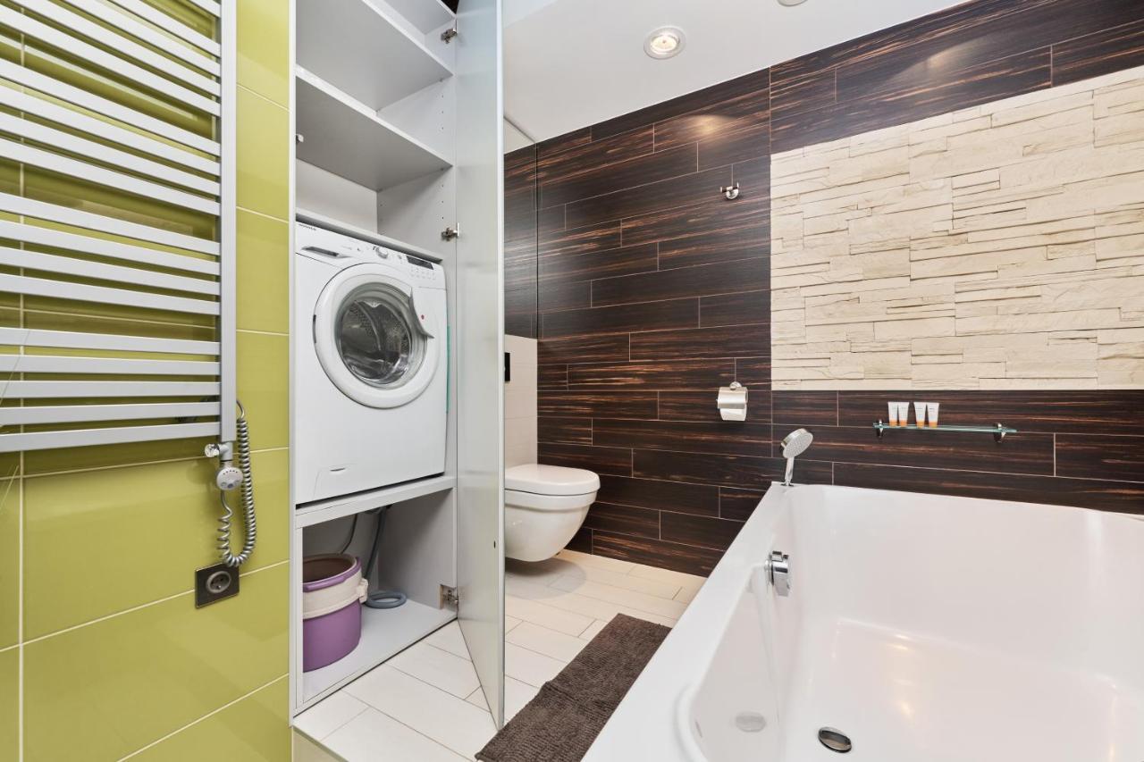Luxurious Walonska With Underground Garage By Renters Apartment Wroclaw
